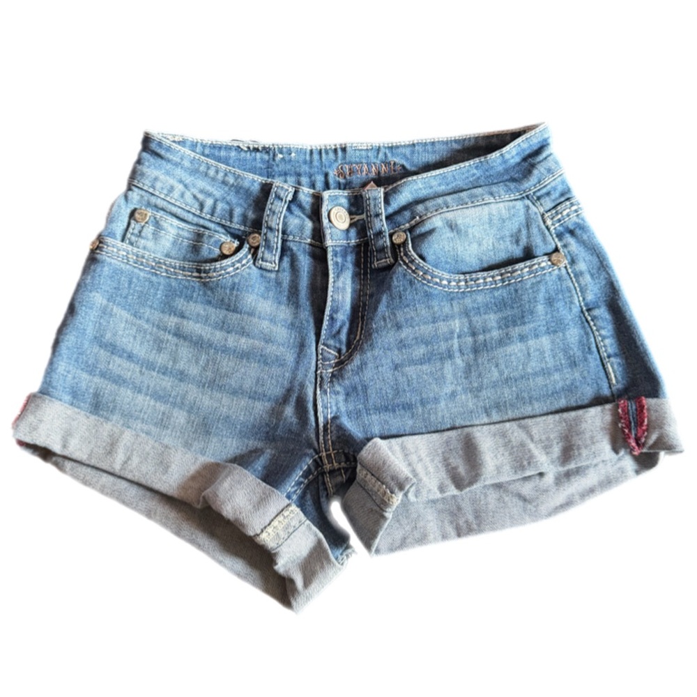 🇺🇸 Shyanne Denim Shorts – Size 26 | American Flag & Star Embroidery